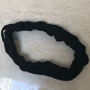 Black Lululemon headband